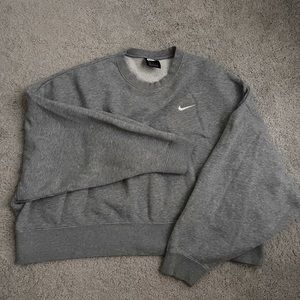 nike cropped crew neck, worn a couple of times, grey, comfy cropped,